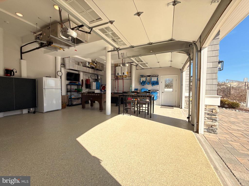 123 E COLORADO