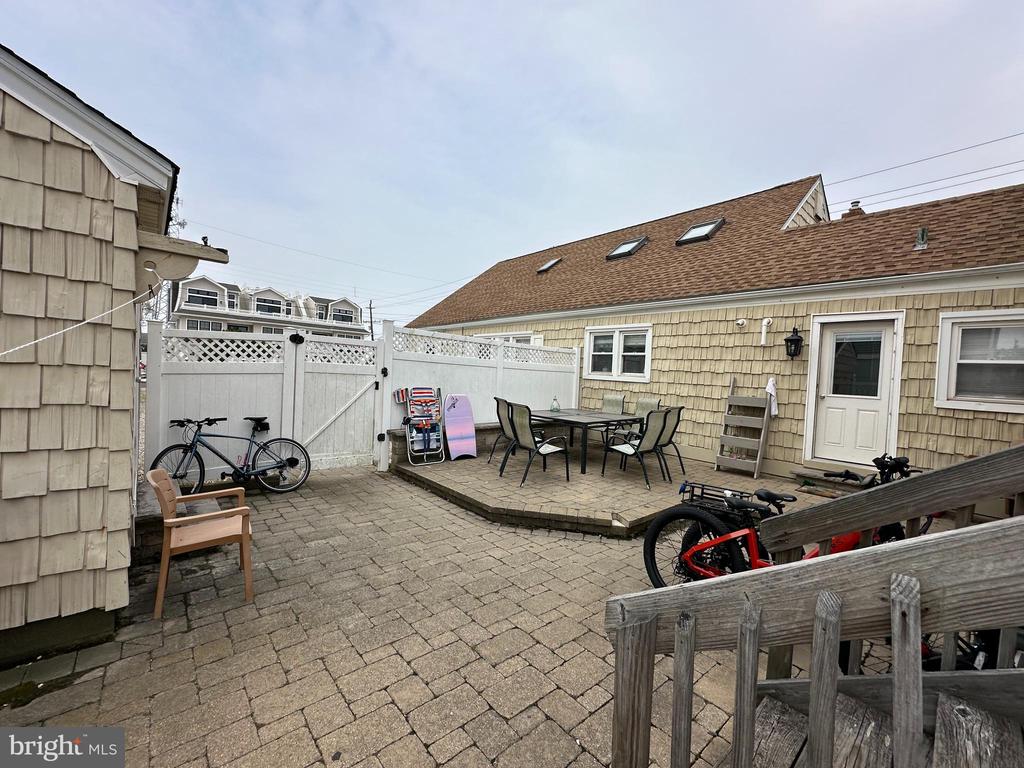 2609 LONG BEACH