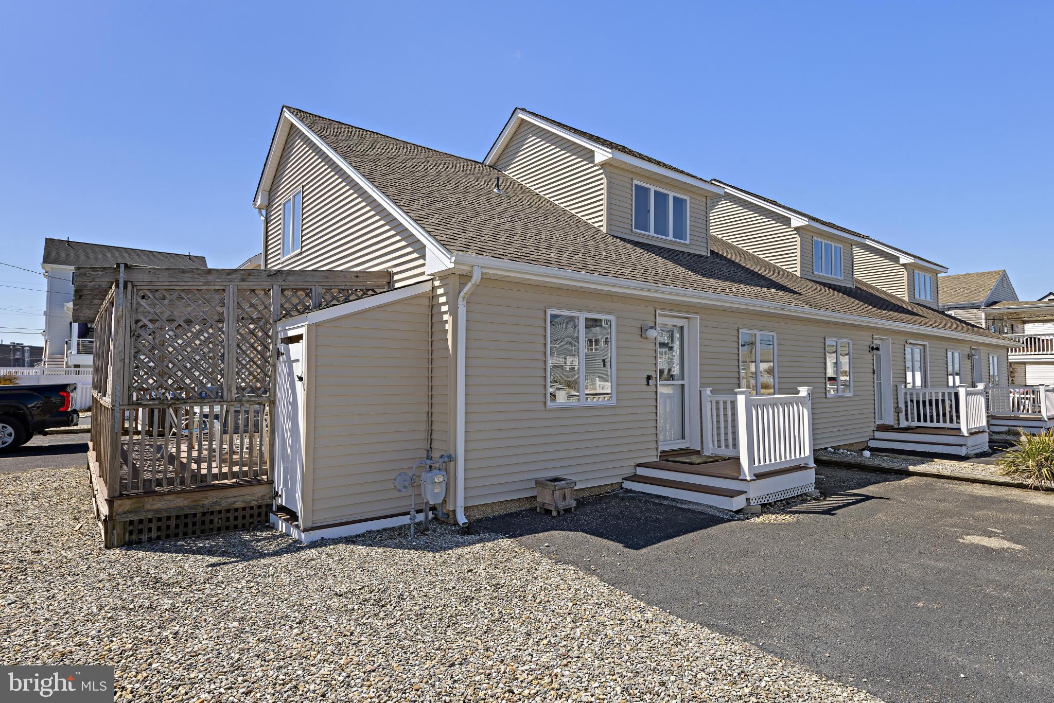 500 ENGLESIDE AVENUE UNIT 3