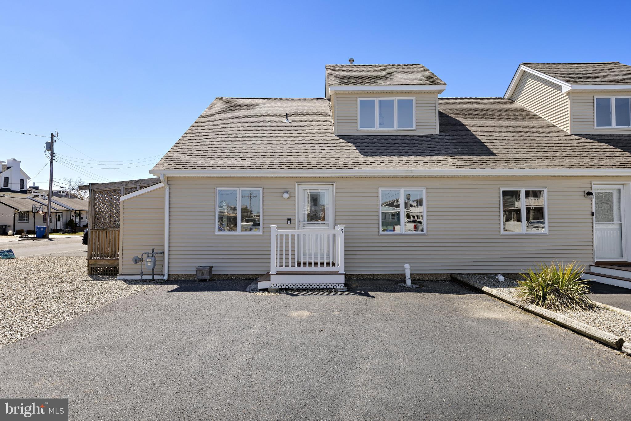 500 ENGLESIDE AVENUE UNIT 3