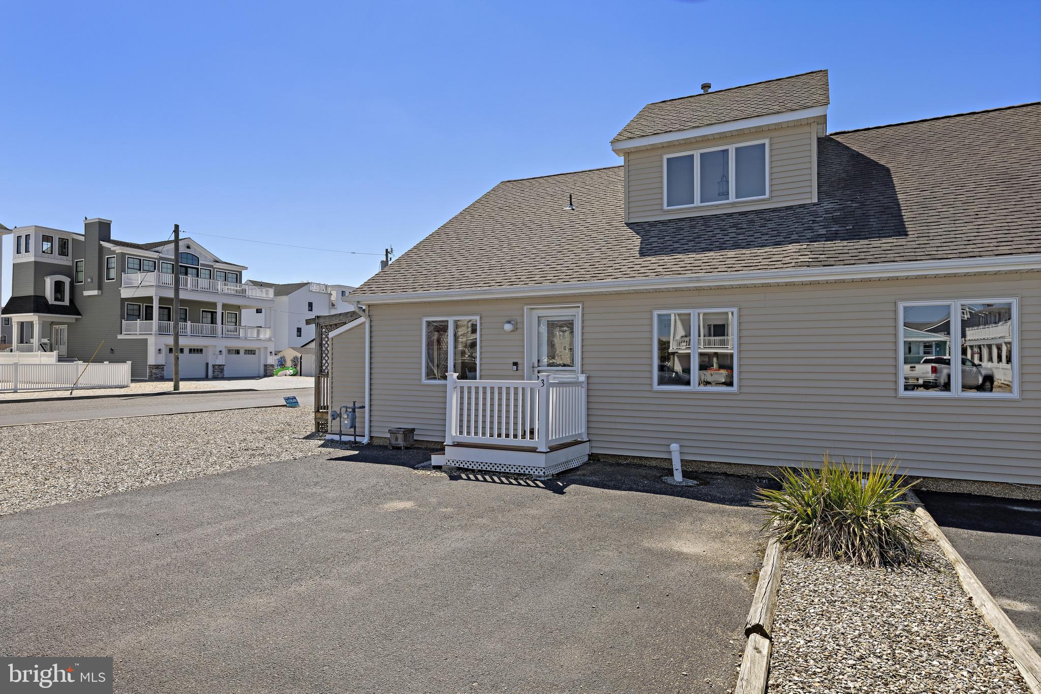 500 ENGLESIDE AVENUE UNIT 3