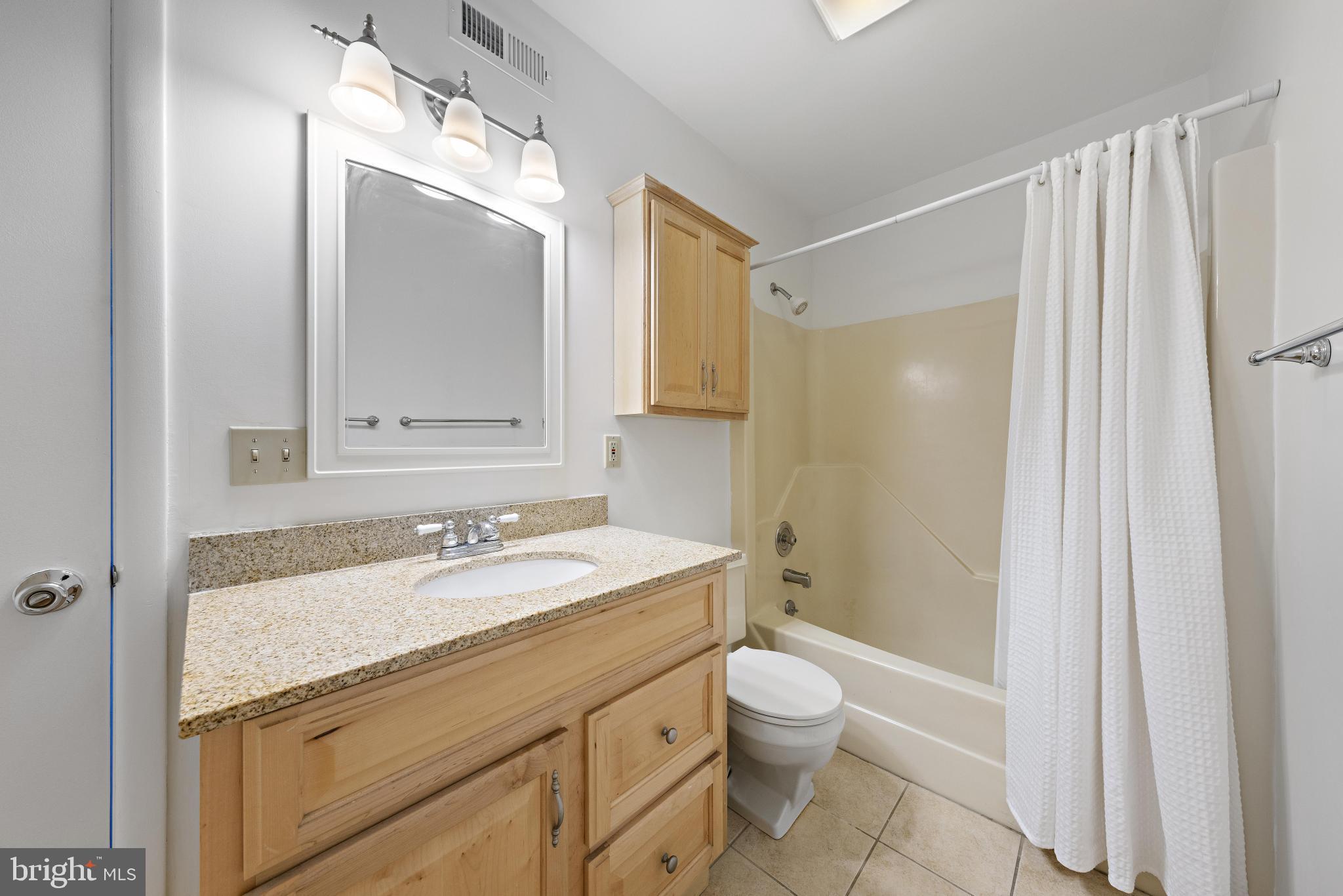 500 ENGLESIDE AVENUE UNIT 3