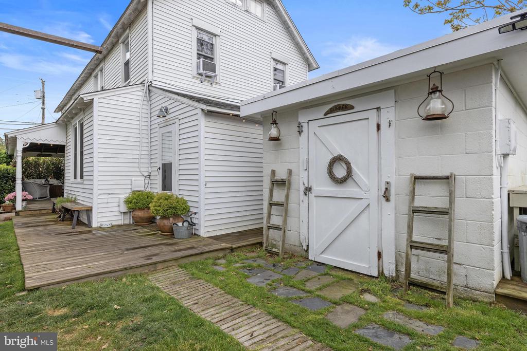 210 N BEACH AVENUE