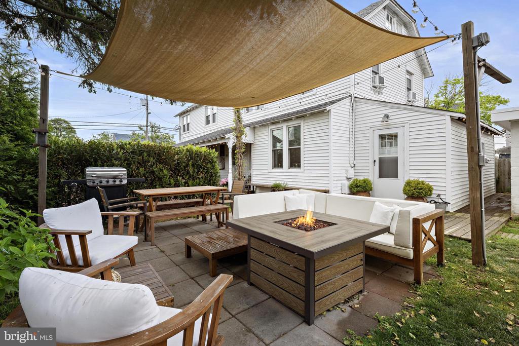 210 N BEACH AVENUE