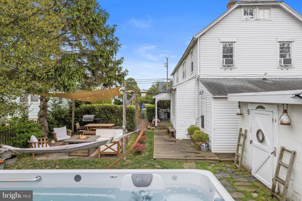 210 N BEACH AVENUE