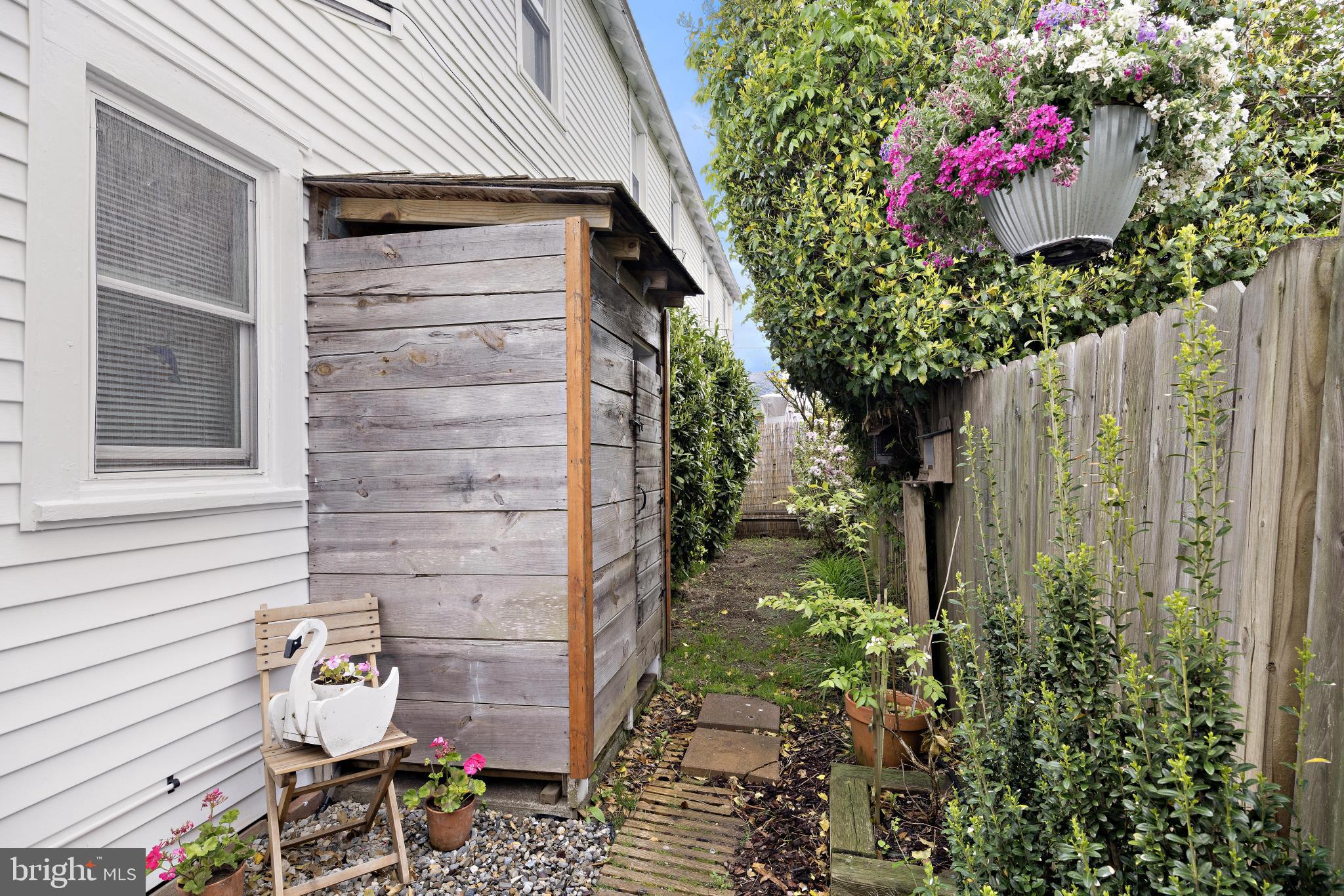 210 N BEACH AVENUE