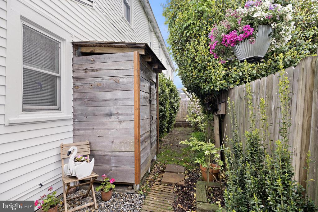 210 N BEACH AVENUE
