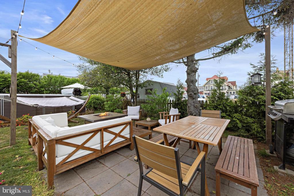 210 N BEACH AVENUE