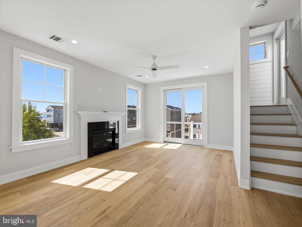 103 E 86TH ST, SEA GLASS LANE Unit: B