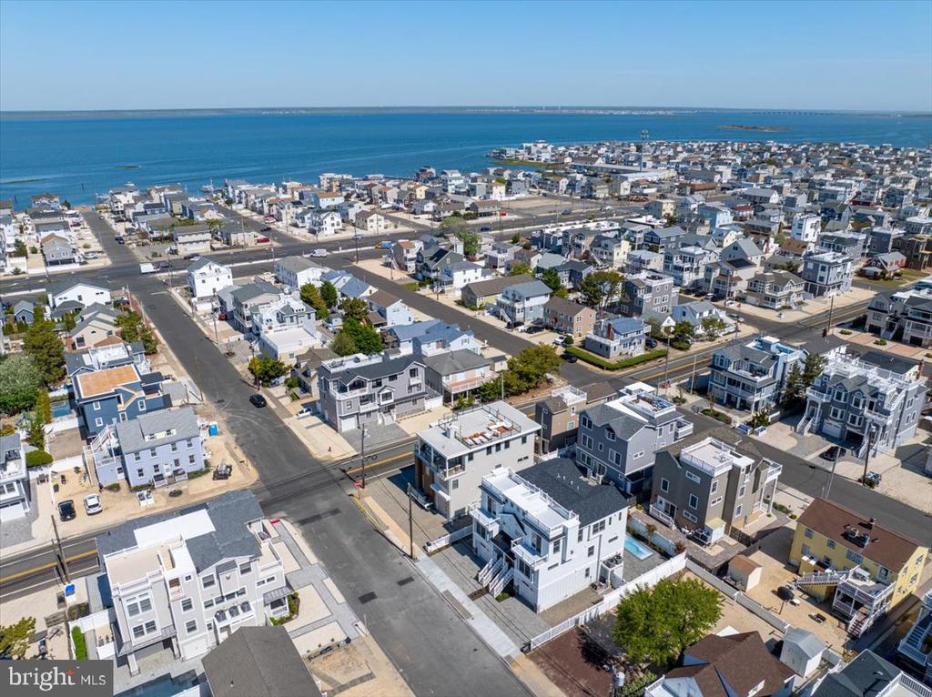 103 E 86TH ST, SEA GLASS LANE Unit: B