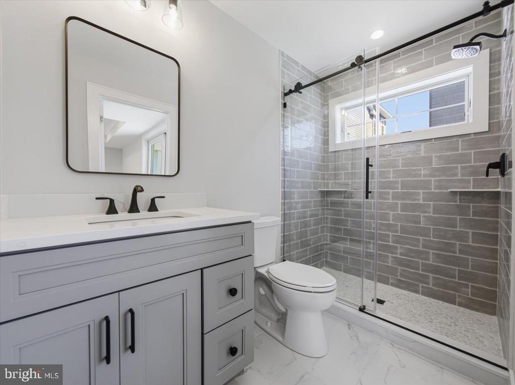 103 E 86TH ST, SEA GLASS LANE Unit: B