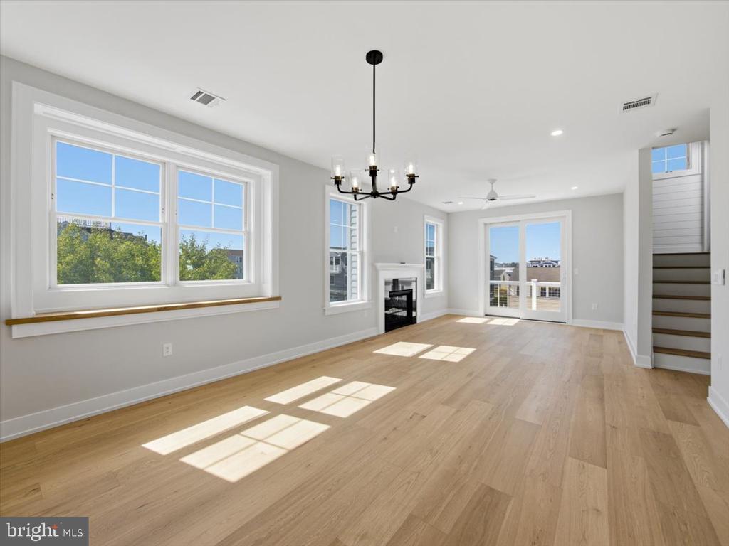 103 E 86TH ST, SEA GLASS LANE Unit: B
