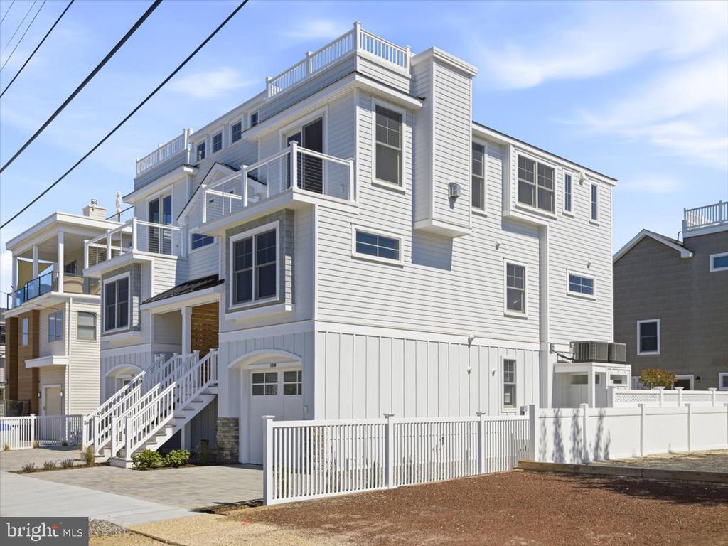 103 E 86TH ST, SEA GLASS LANE Unit: B