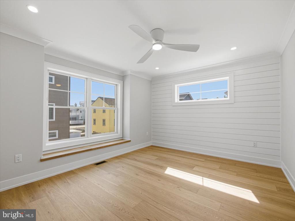 103 E 86TH ST, SEA GLASS LANE Unit: B