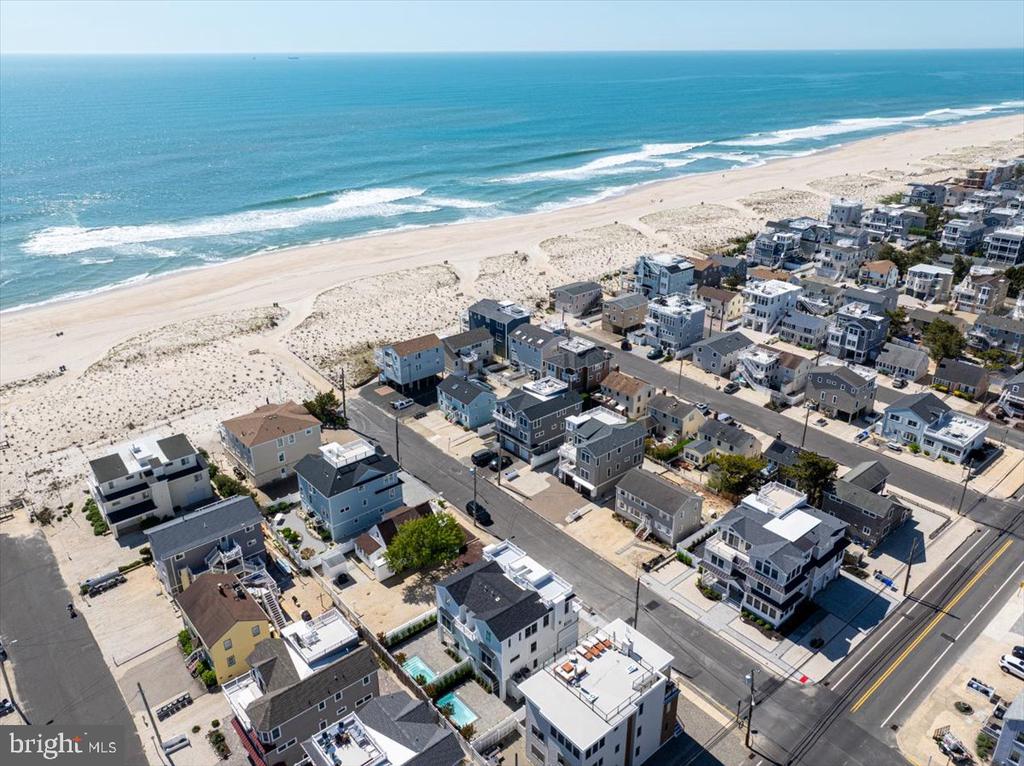 103 E 86TH ST, SEA GLASS LANE Unit: B