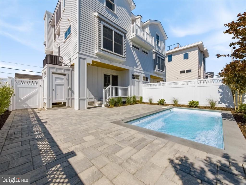 103 E 86TH ST, SEA GLASS LANE Unit: B