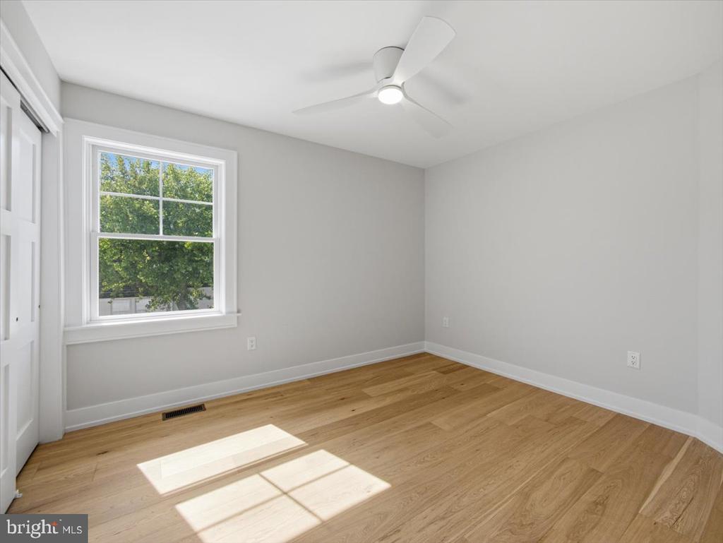 103 E 86TH ST, SEA GLASS LANE Unit: B