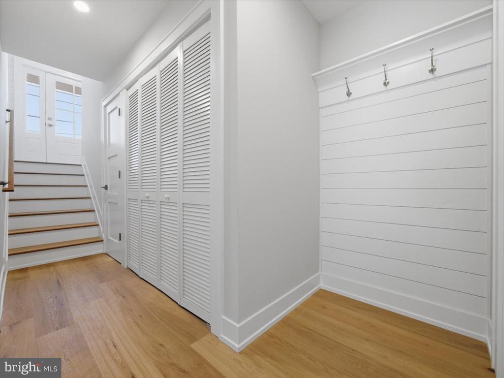103 E 86TH ST, SEA GLASS LANE Unit: B
