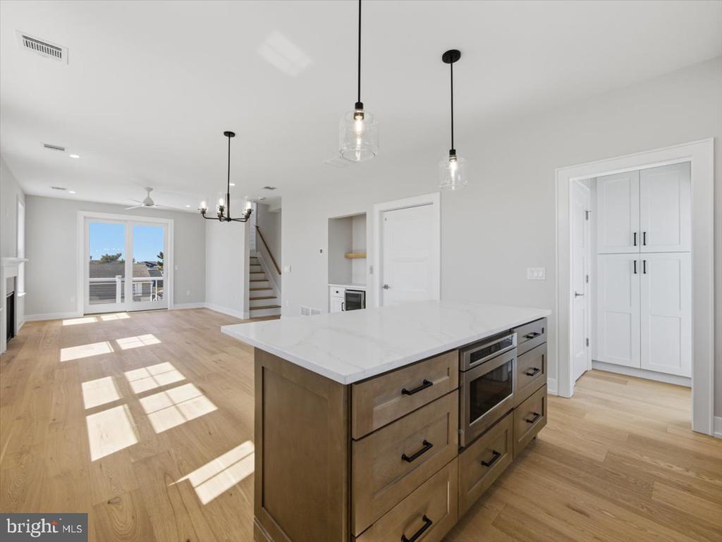 103 E 86TH ST, SEA GLASS LANE Unit: B