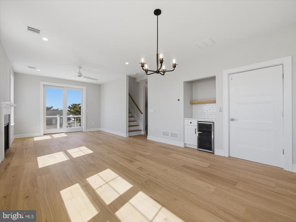 103 E 86TH ST, SEA GLASS LANE Unit: B