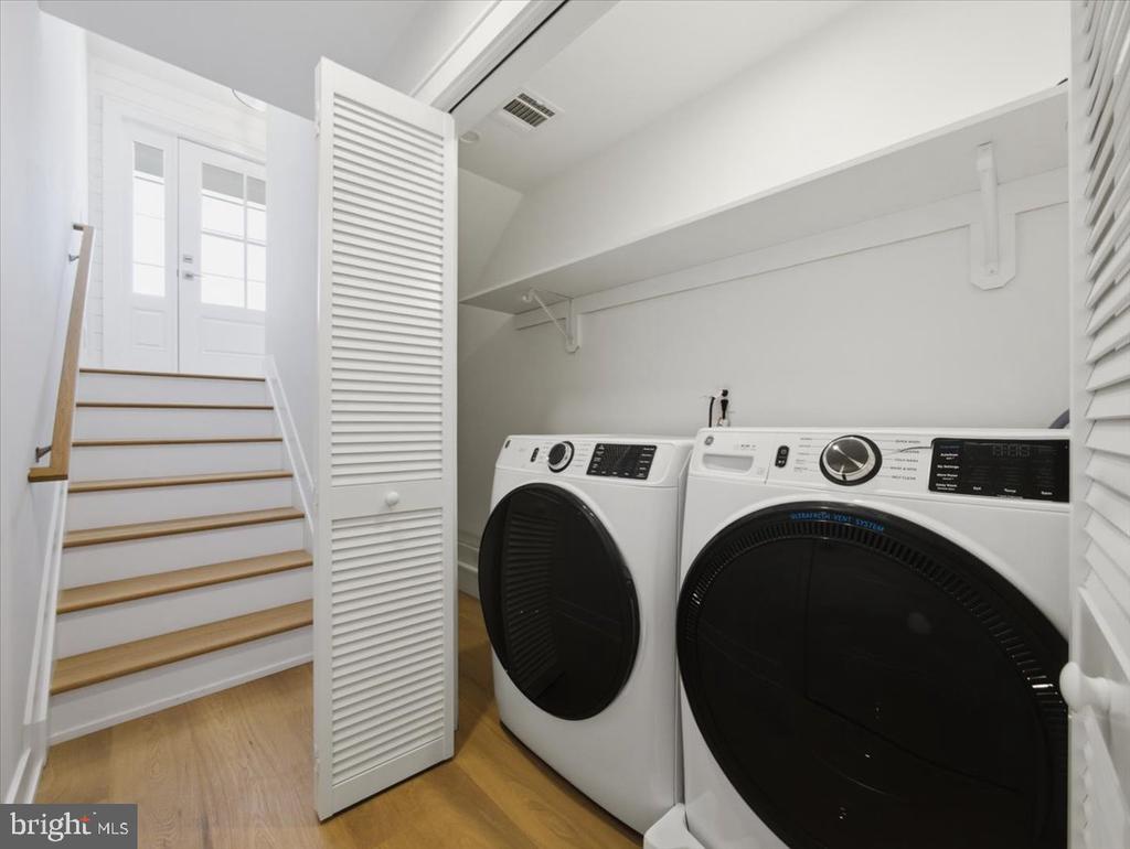 103 E 86TH ST, SEA GLASS LANE Unit: B