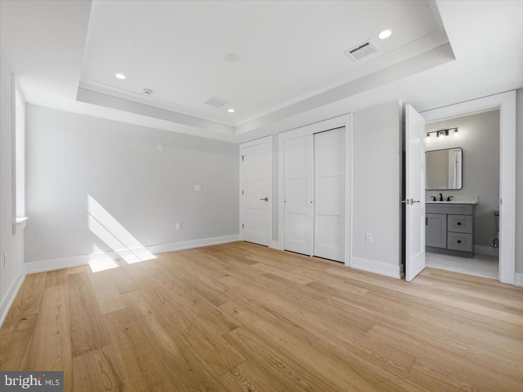 103 E 86TH ST, SEA GLASS LANE Unit: B