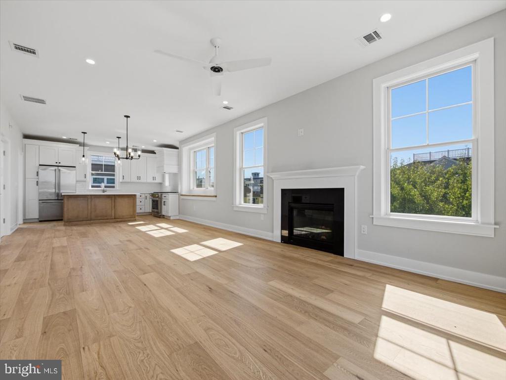 103 E 86TH ST, SEA GLASS LANE Unit: B