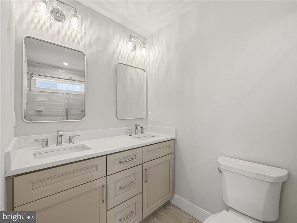103 E 86TH ST, SEA GLASS LANE Unit: B