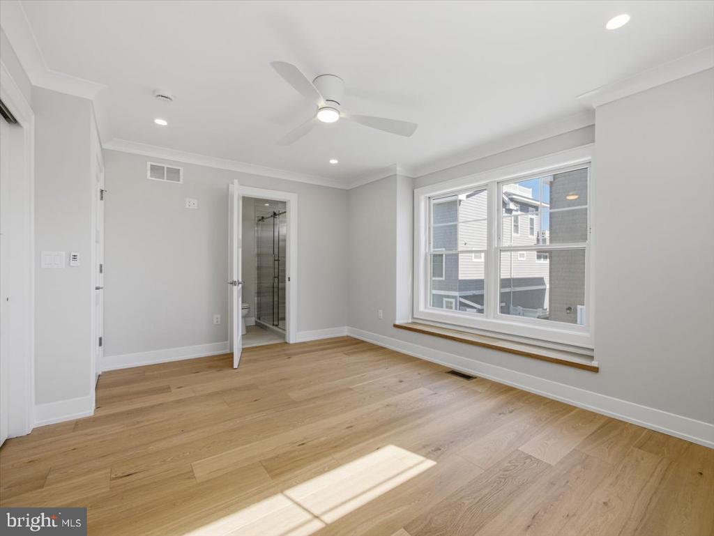 103 E 86TH ST, SEA GLASS LANE Unit: B