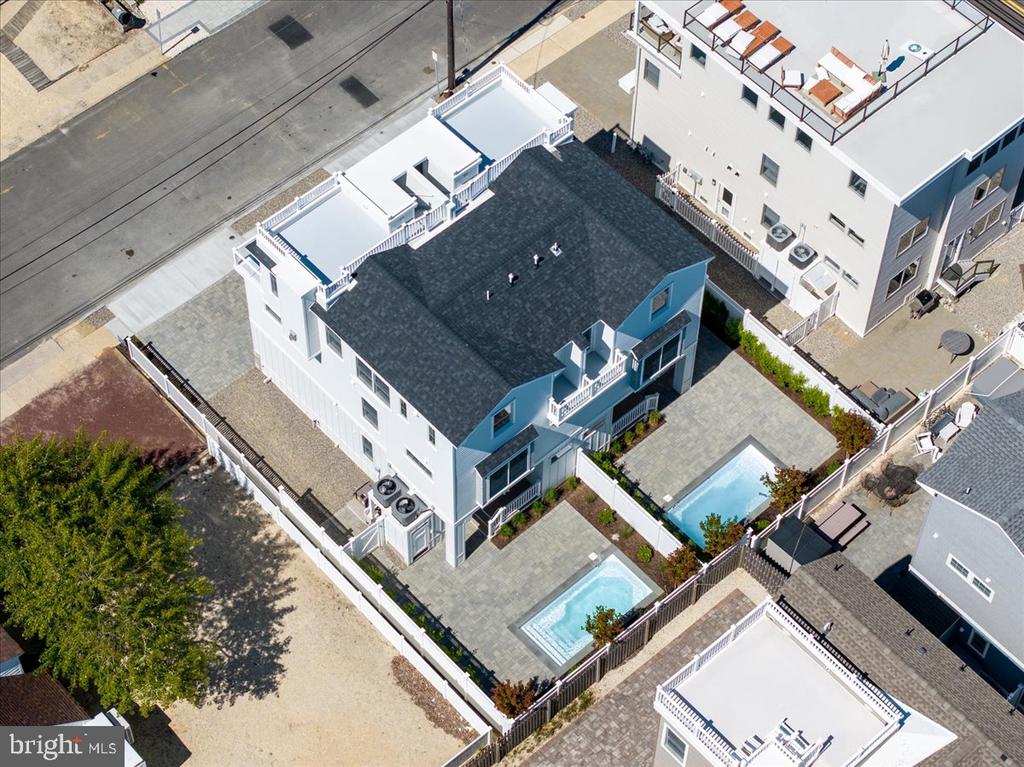 103 E 86TH ST, SEA GLASS LANE Unit: B
