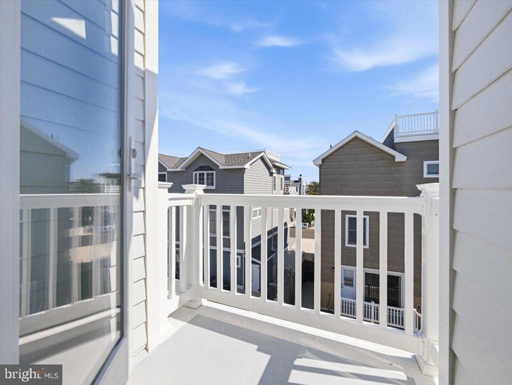 103 E 86TH ST, SEA GLASS LANE Unit: B