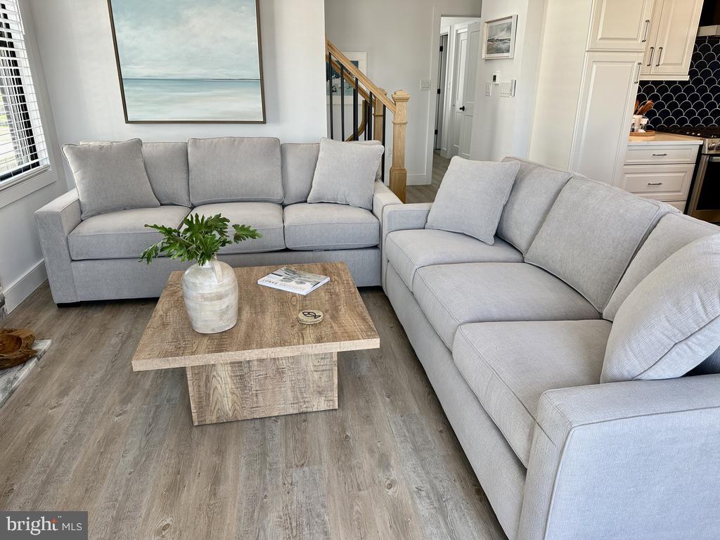 431B AMBER STREET UNIT-B STREET Unit: UNIT B
