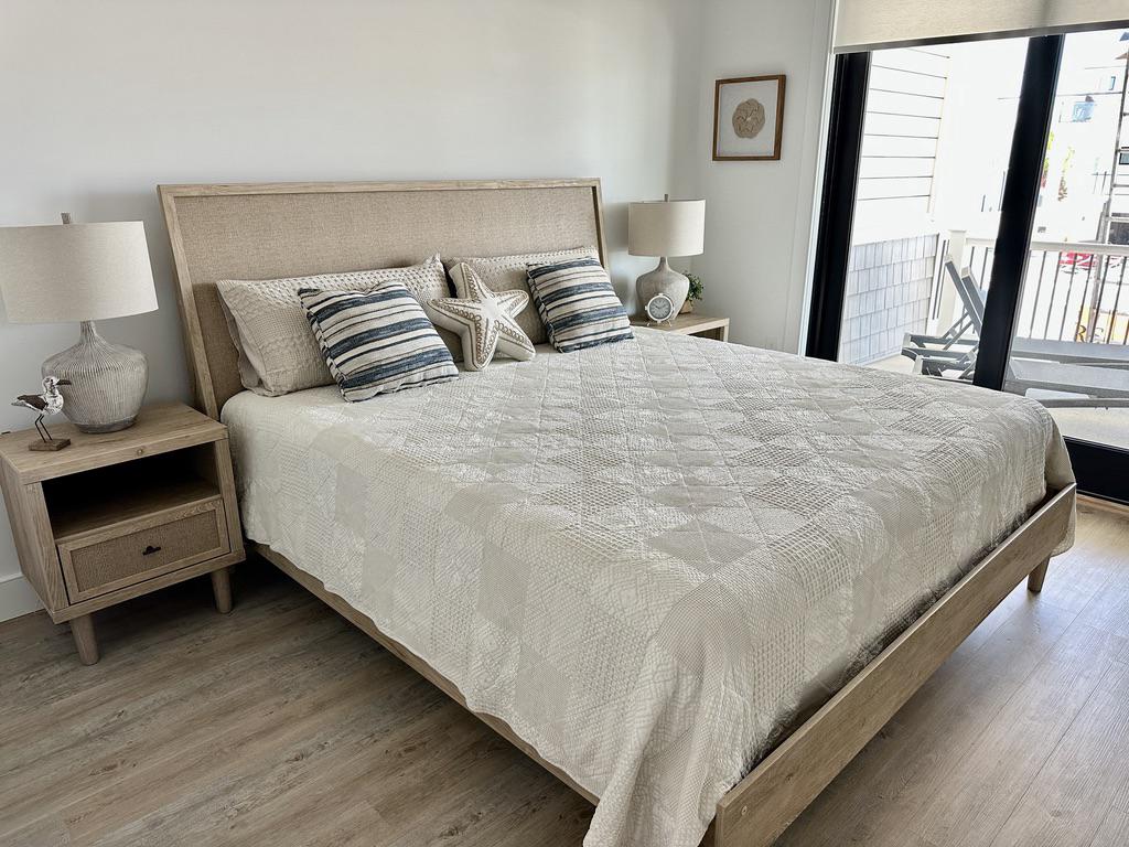 431B AMBER STREET UNIT-B STREET Unit: UNIT B