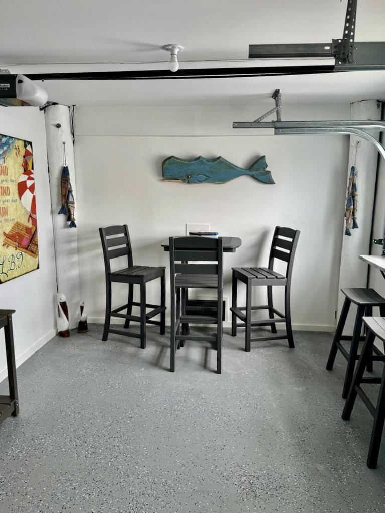 431B AMBER STREET UNIT-B STREET Unit: UNIT B