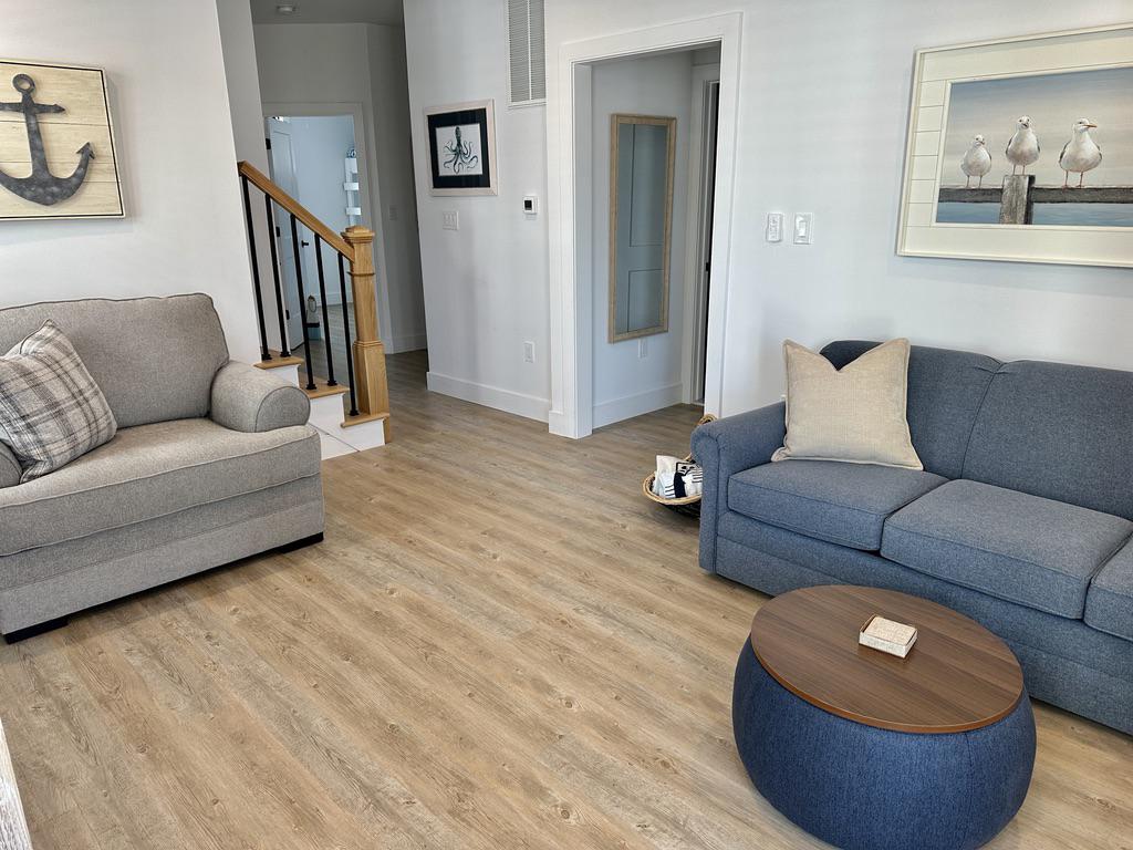431B AMBER STREET UNIT-B STREET Unit: UNIT B