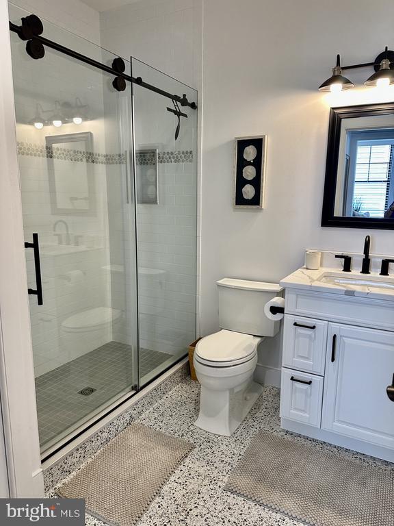 431B AMBER STREET UNIT-B STREET Unit: UNIT B
