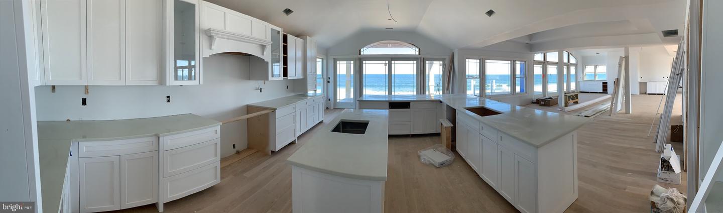 61 D Long Beach Blvd