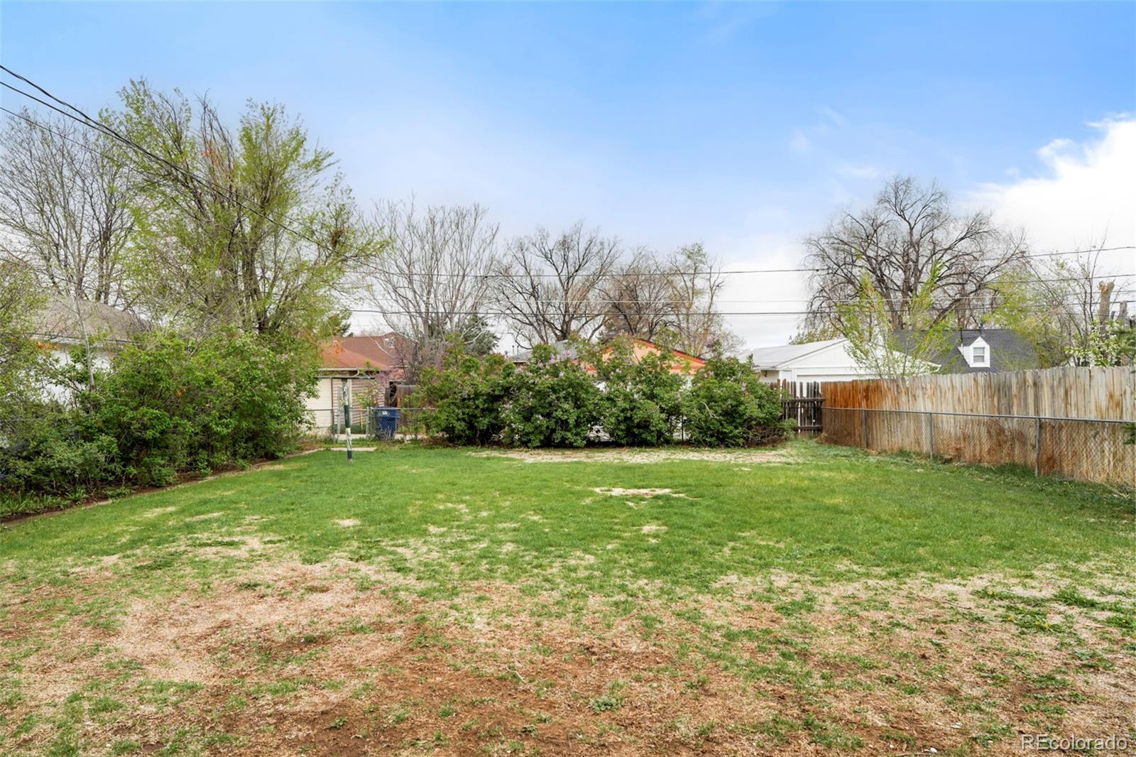 1213 Jamaica Street