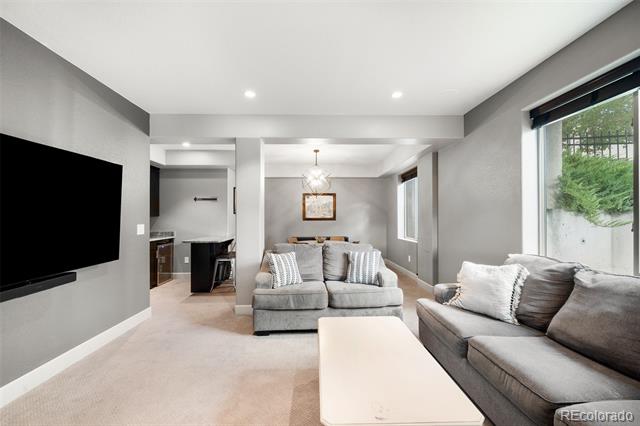 2385 S Loveland Way