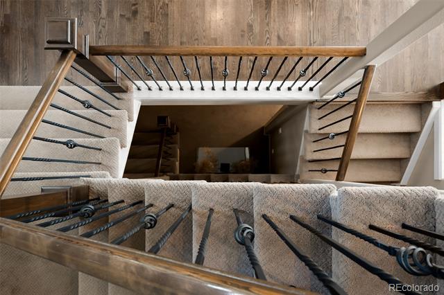 2385 S Loveland Way