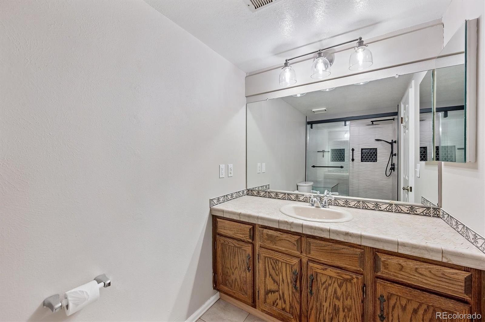 6381 S Hudson Street