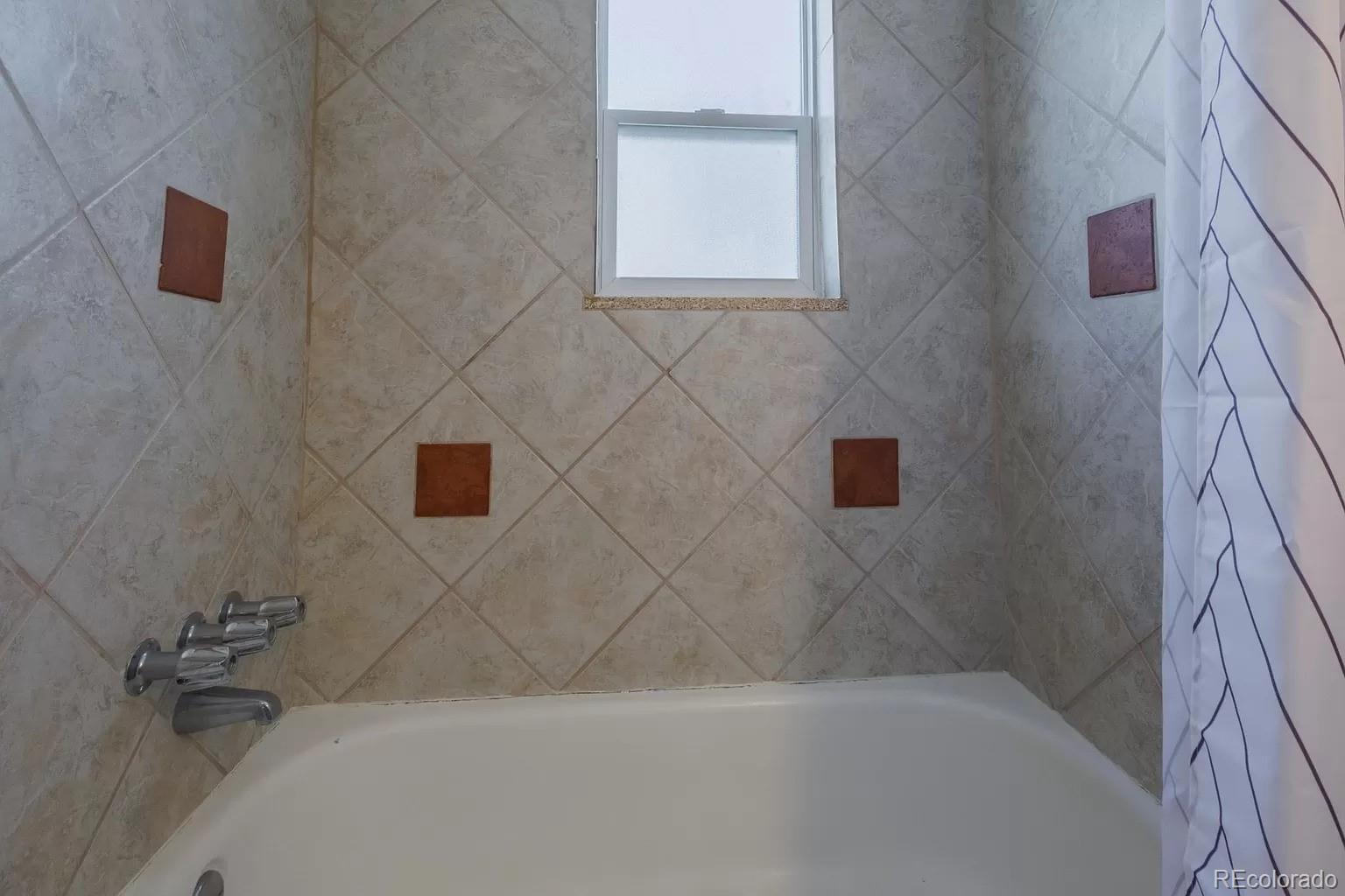 1419 Detroit Street Unit: 33