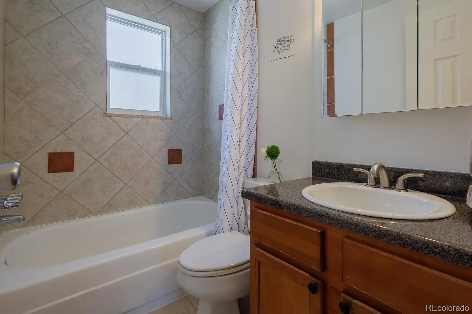 1419 Detroit Street Unit: 33