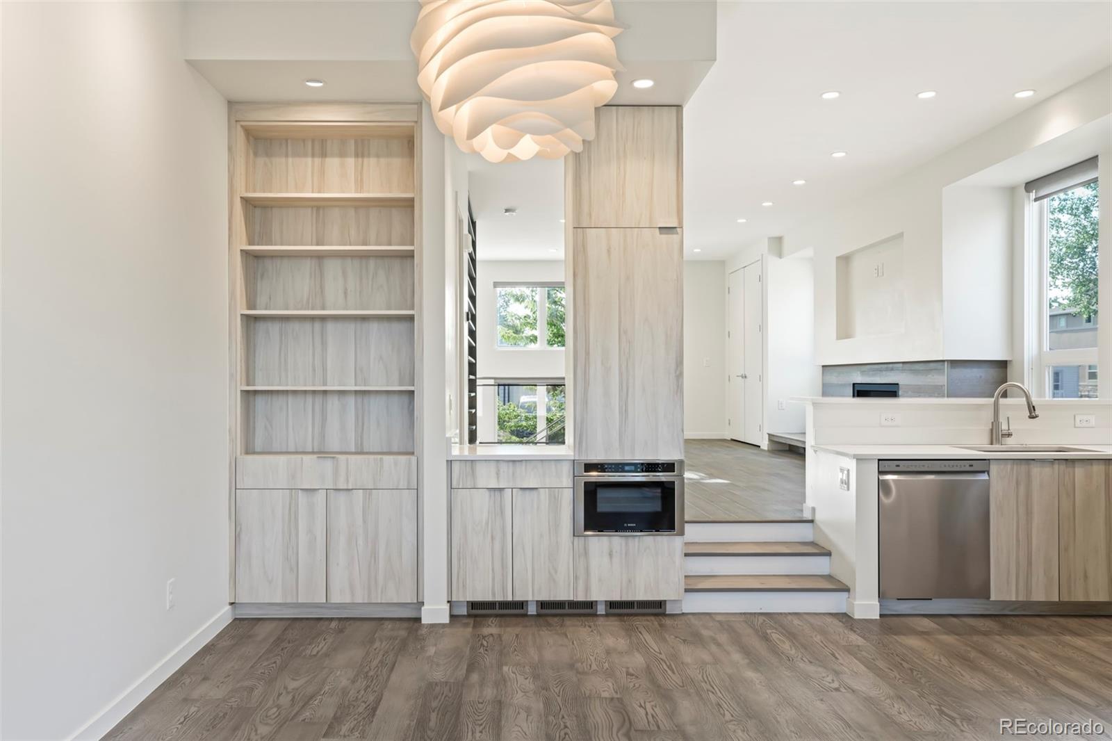 2659 S Cherokee Street