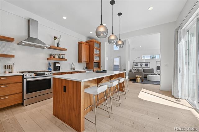6735 Mariposa Court
