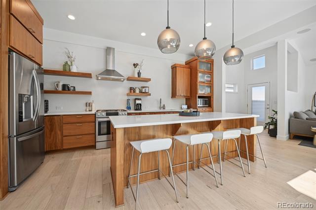 6735 Mariposa Court