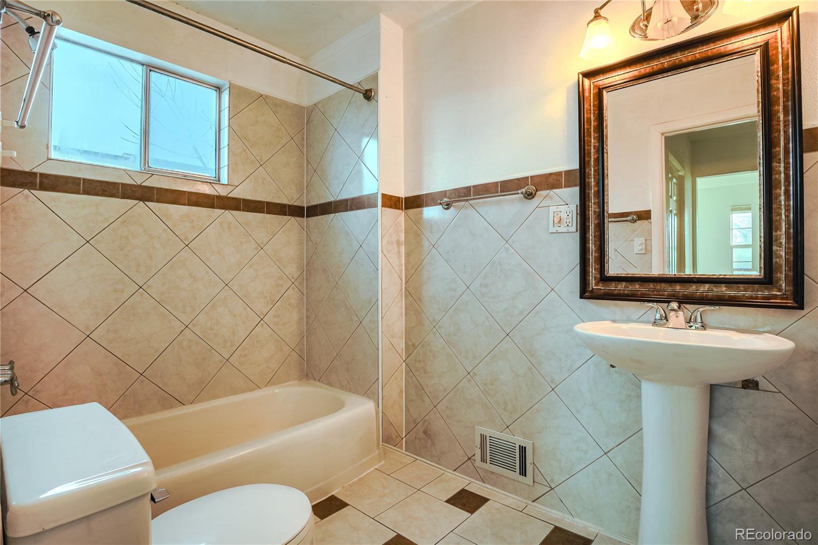 3225 S Williams Street