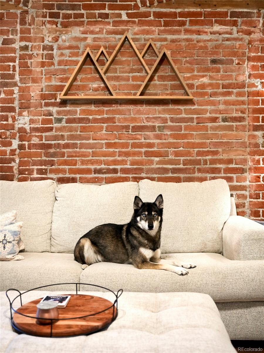 3249 W Fairview Place Unit: 111