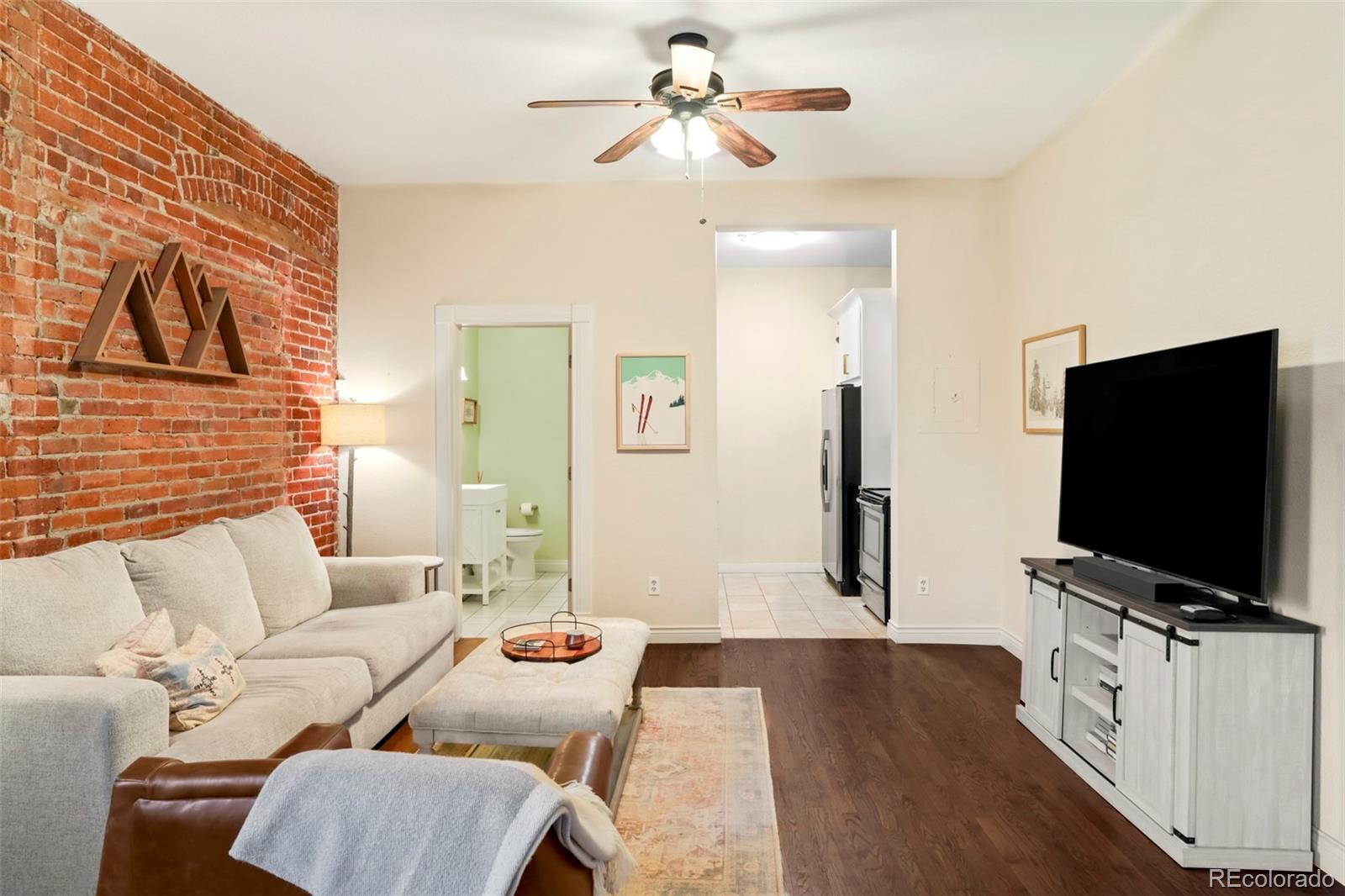 3249 W Fairview Place Unit: 111