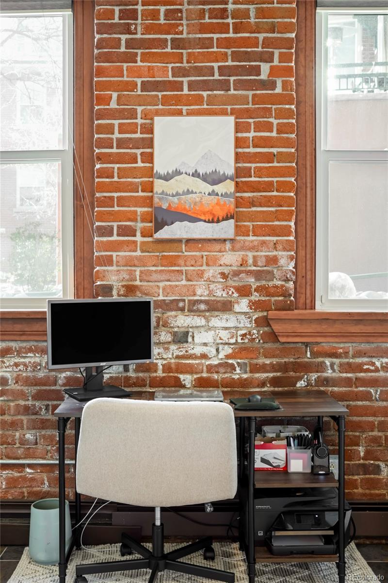 3249 W Fairview Place Unit: 111